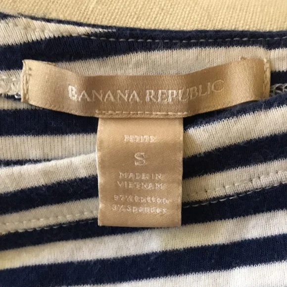 Banana Republic Tee - Picture 5 of 5